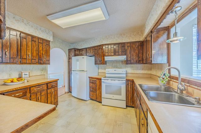 1630 Camelot Lane NE, Fridley, MN 55432