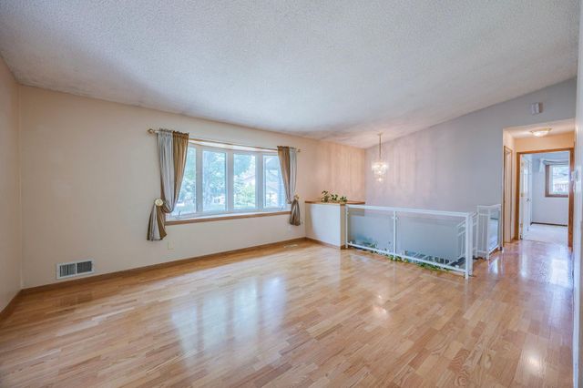 1630 Camelot Lane NE, Fridley, MN 55432