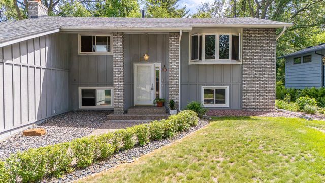 1630 Camelot Lane NE, Fridley, MN 55432