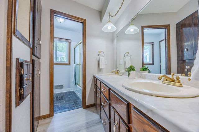 1630 Camelot Lane NE, Fridley, MN 55432