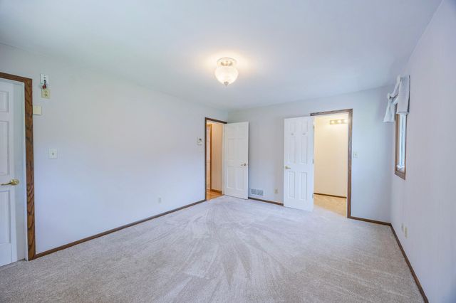 1630 Camelot Lane NE, Fridley, MN 55432