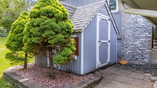 1630 Camelot Lane NE, Fridley, MN 55432