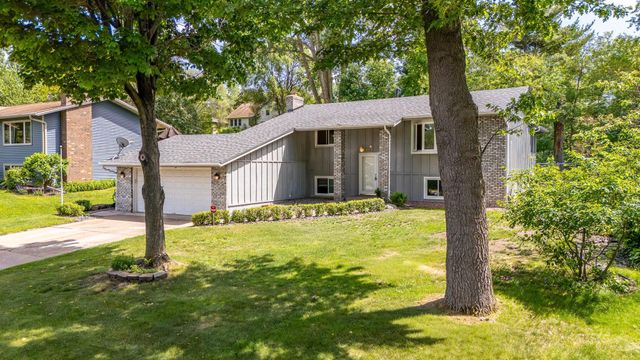 1630 Camelot Lane NE, Fridley, MN 55432