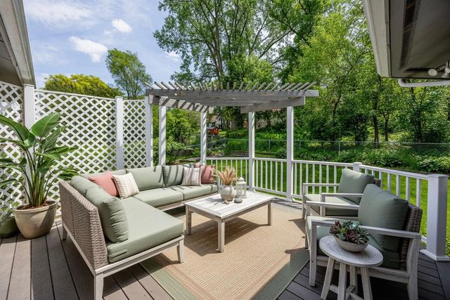 1630 Camelot Lane NE, Fridley, MN 55432