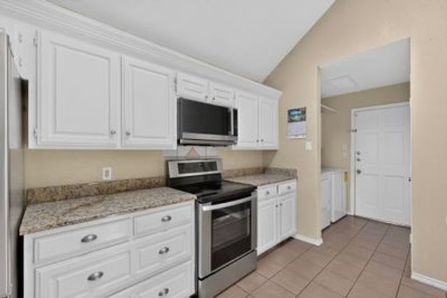 1157 Meadow Park Lane, Grand Prairie, TX 75052