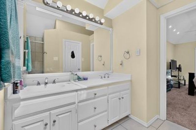 1157 Meadow Park Lane, Grand Prairie, TX 75052
