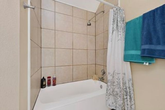 1157 Meadow Park Lane, Grand Prairie, TX 75052
