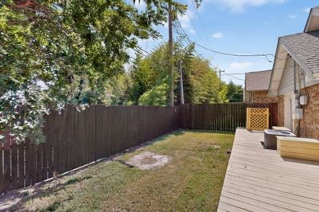 1157 Meadow Park Lane, Grand Prairie, TX 75052