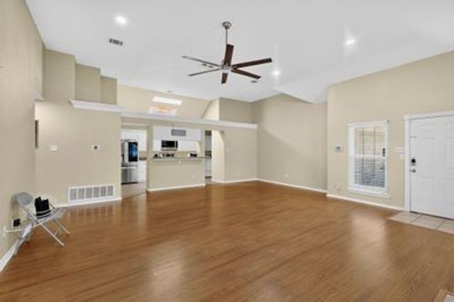 1157 Meadow Park Lane, Grand Prairie, TX 75052