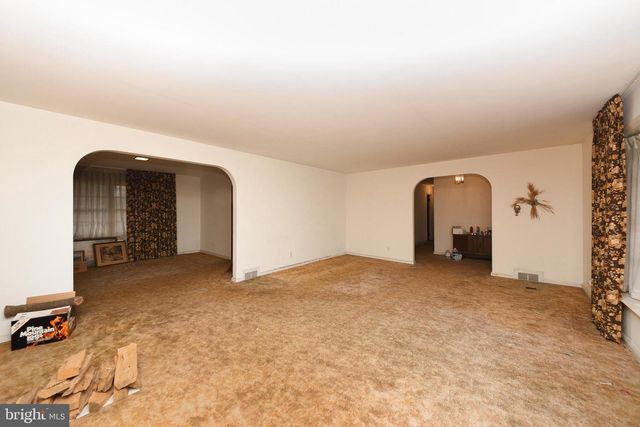 1 SUNNYSIDE LN, Yardley, PA 19067