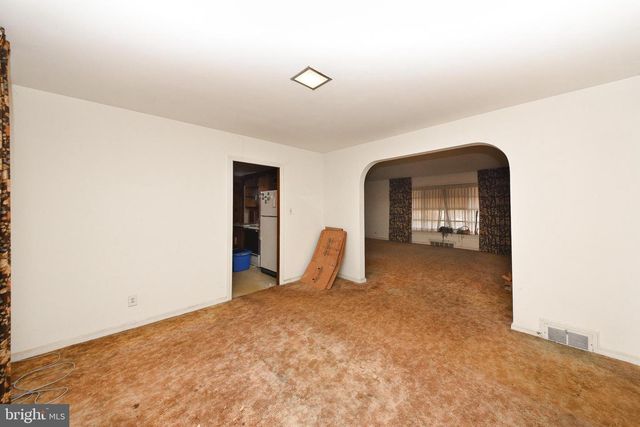 1 SUNNYSIDE LN, Yardley, PA 19067