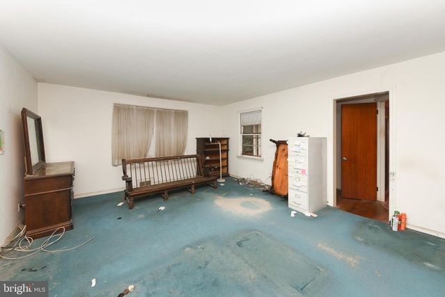 1 SUNNYSIDE LN, Yardley, PA 19067