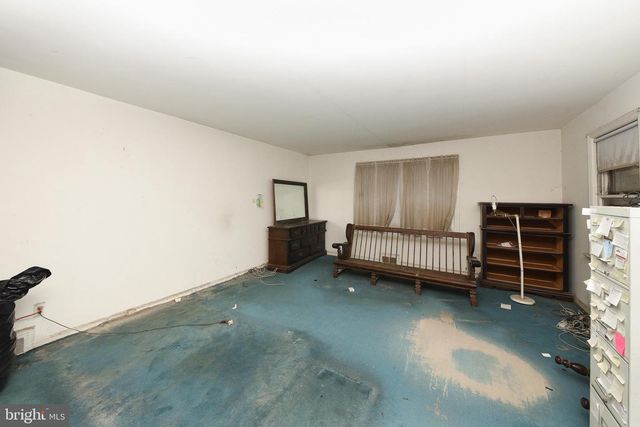 1 SUNNYSIDE LN, Yardley, PA 19067