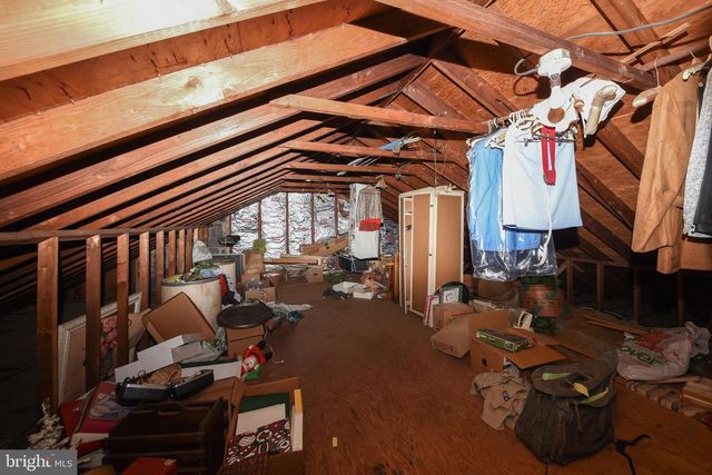 1 SUNNYSIDE LN, Yardley, PA 19067