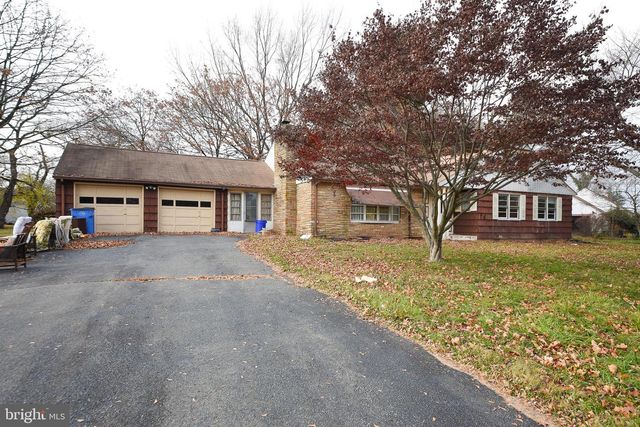 1 SUNNYSIDE LN, Yardley, PA 19067