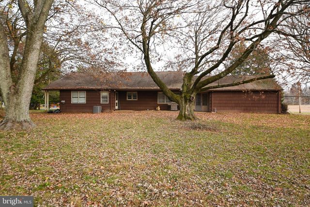 1 SUNNYSIDE LN, Yardley, PA 19067