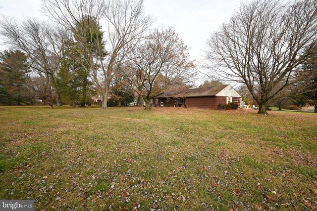 1 SUNNYSIDE LN, Yardley, PA 19067