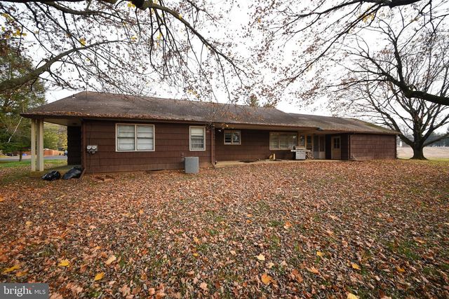 1 SUNNYSIDE LN, Yardley, PA 19067