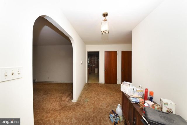 1 SUNNYSIDE LN, Yardley, PA 19067