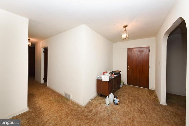 1 SUNNYSIDE LN, Yardley, PA 19067