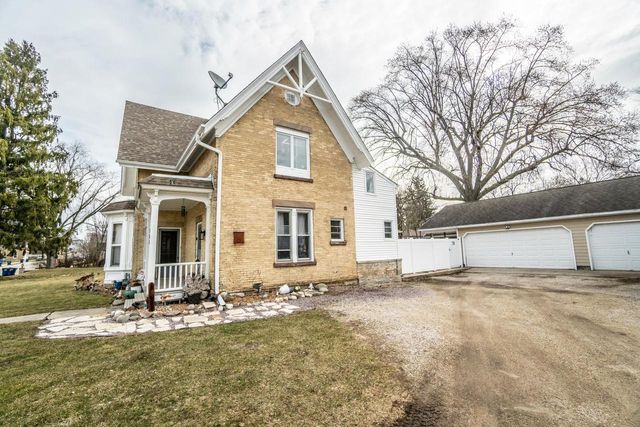 308 Kettle Moraine DRIVE S, Slinger, WI 53086