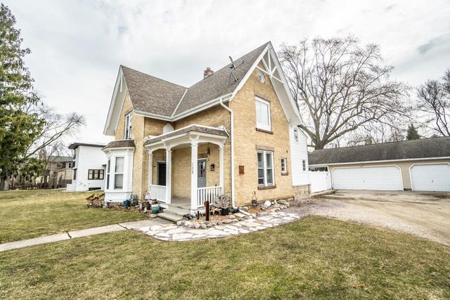 308 Kettle Moraine DRIVE S, Slinger, WI 53086