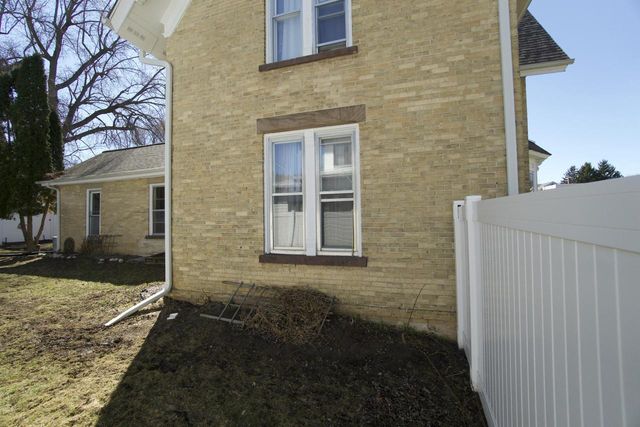 308 Kettle Moraine DRIVE S, Slinger, WI 53086