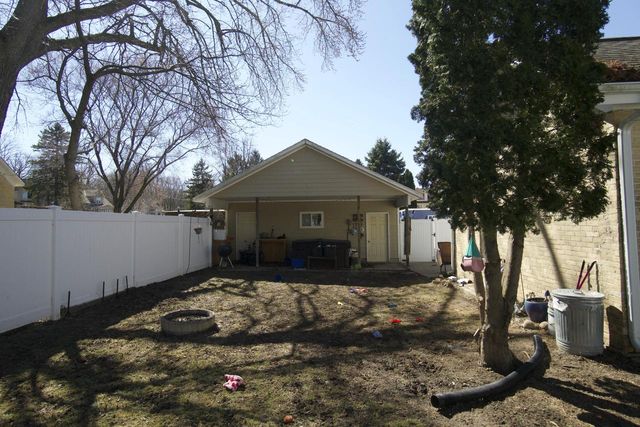 308 Kettle Moraine DRIVE S, Slinger, WI 53086