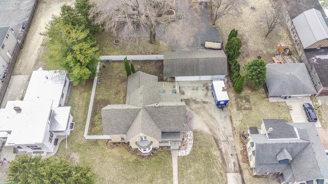 308 Kettle Moraine DRIVE S, Slinger, WI 53086