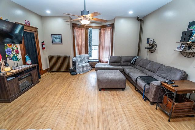 308 Kettle Moraine DRIVE S, Slinger, WI 53086