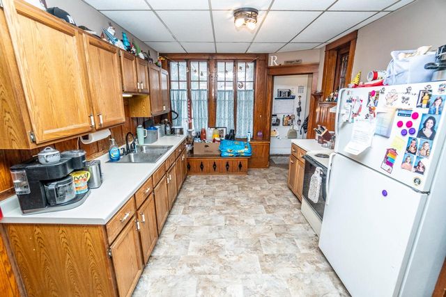308 Kettle Moraine DRIVE S, Slinger, WI 53086