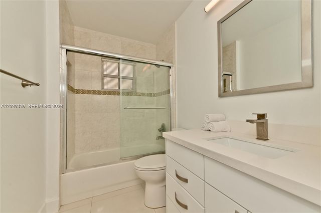 889 Sand Creek Circle, Weston, FL 33327