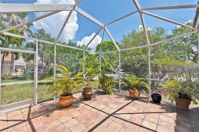 889 Sand Creek Circle, Weston, FL 33327