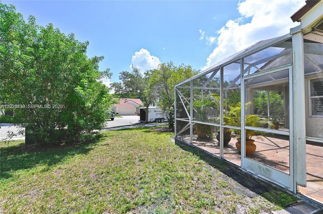 889 Sand Creek Circle, Weston, FL 33327