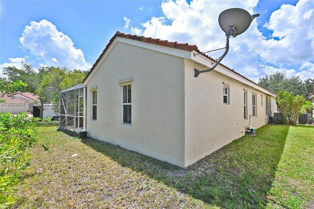 889 Sand Creek Circle, Weston, FL 33327