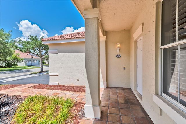 889 Sand Creek Circle, Weston, FL 33327