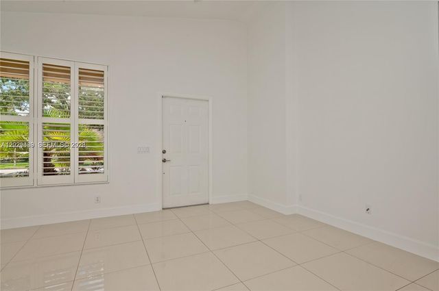 889 Sand Creek Circle, Weston, FL 33327