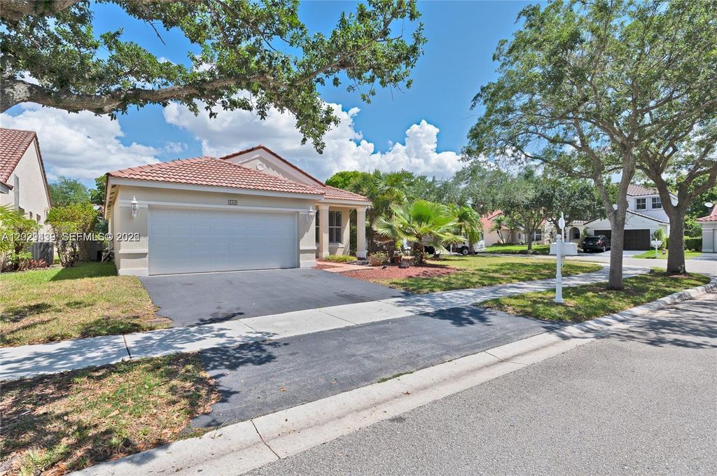 889 Sand Creek Circle, Weston, FL 33327