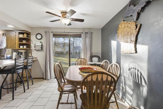 533 CAROL LYNN DRIVE, Little Chute, WI 54140