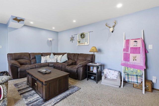 533 CAROL LYNN DRIVE, Little Chute, WI 54140