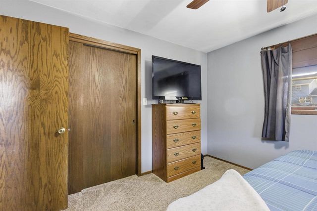 533 CAROL LYNN DRIVE, Little Chute, WI 54140