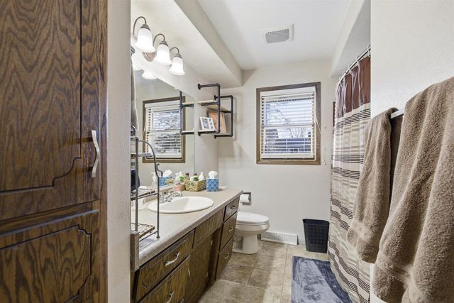 533 CAROL LYNN DRIVE, Little Chute, WI 54140