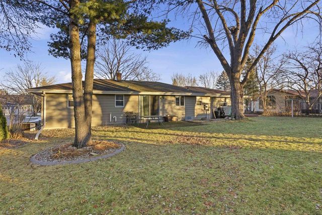 533 CAROL LYNN DRIVE, Little Chute, WI 54140