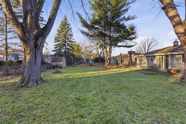 533 CAROL LYNN DRIVE, Little Chute, WI 54140