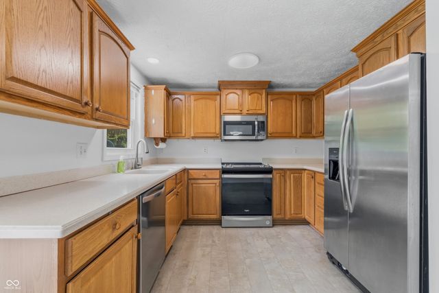 9505 Thornwood Drive, Indianapolis, IN 46250