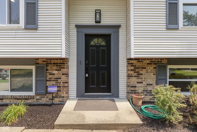 9505 Thornwood Drive, Indianapolis, IN 46250