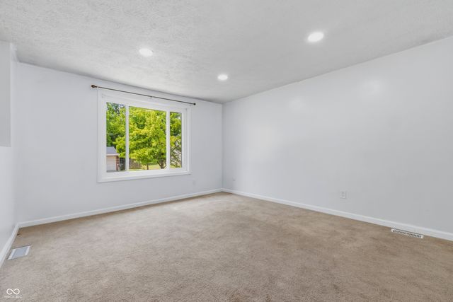 9505 Thornwood Drive, Indianapolis, IN 46250