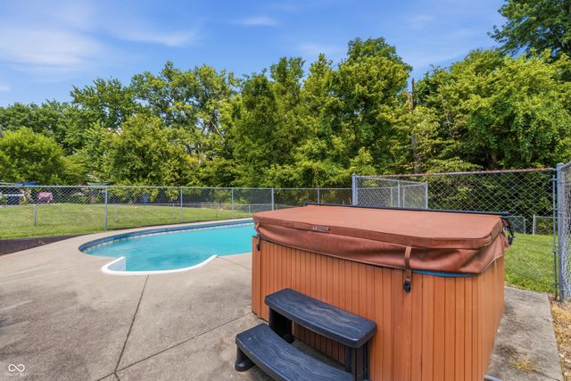 9505 Thornwood Drive, Indianapolis, IN 46250