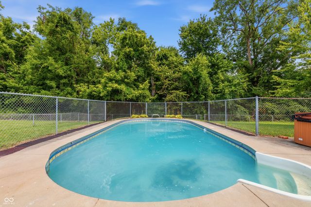 9505 Thornwood Drive, Indianapolis, IN 46250