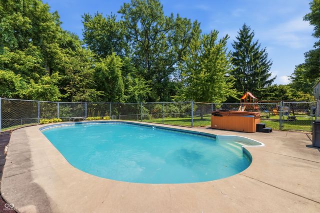9505 Thornwood Drive, Indianapolis, IN 46250